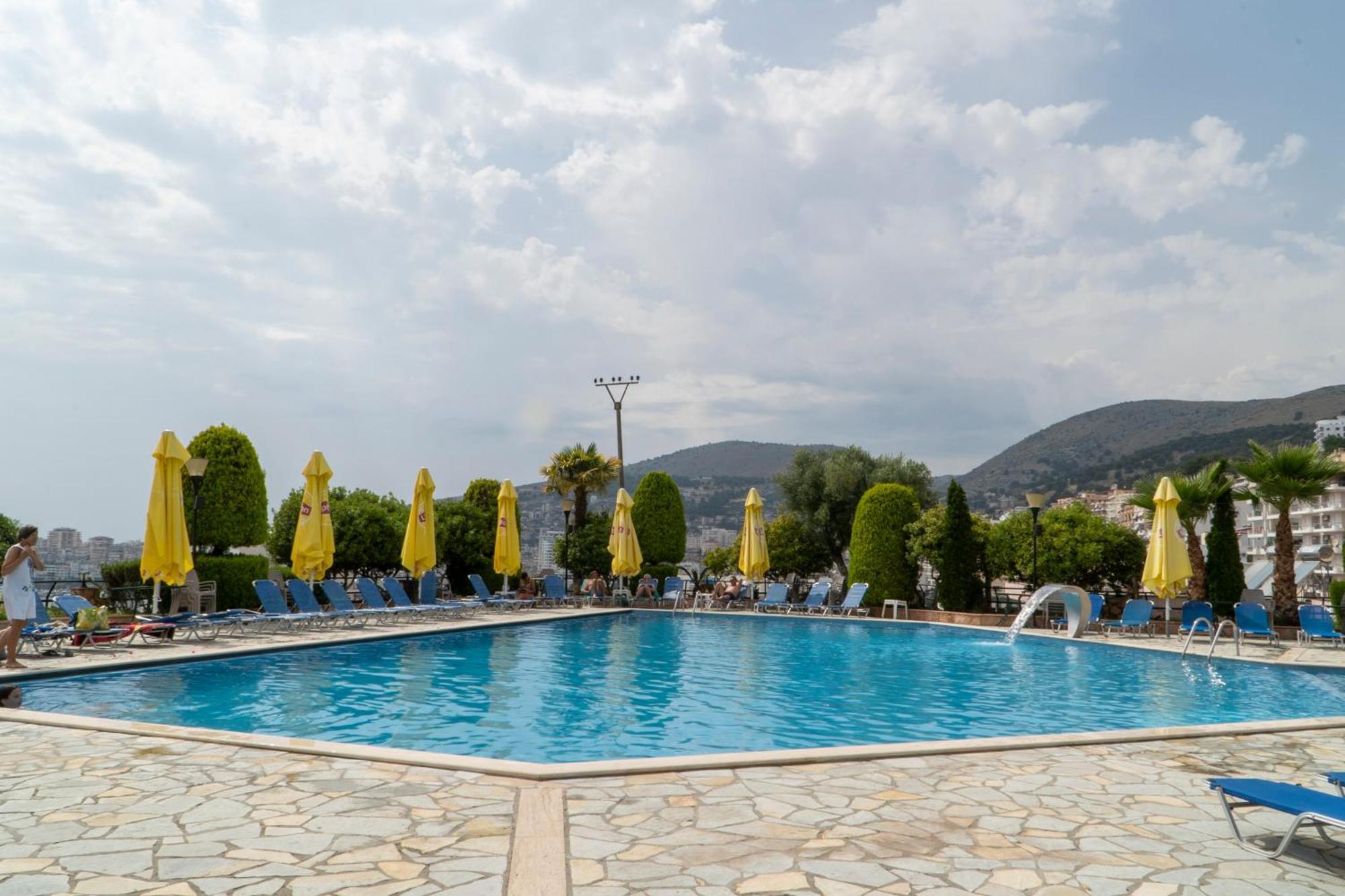 Hotel Mediterrane Sarande Exterior photo