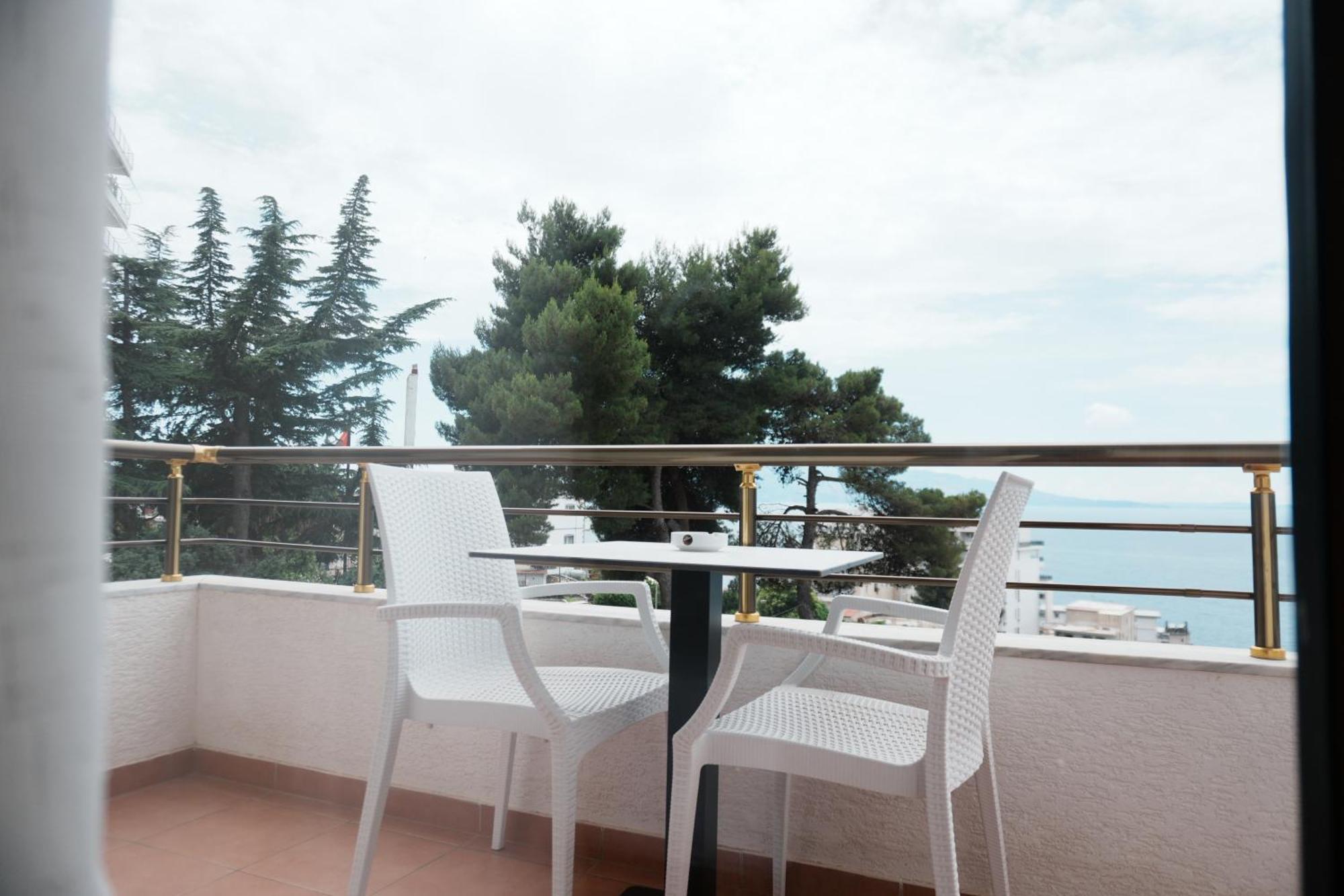 Hotel Mediterrane Sarande Exterior photo